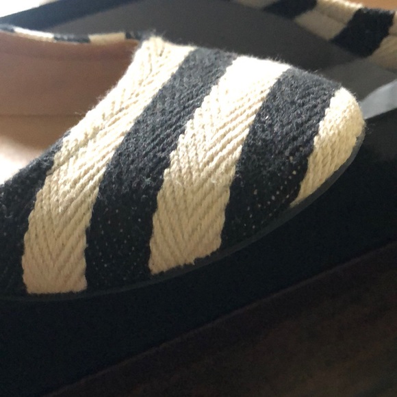 Mossimo Flats - Picture 3 of 5